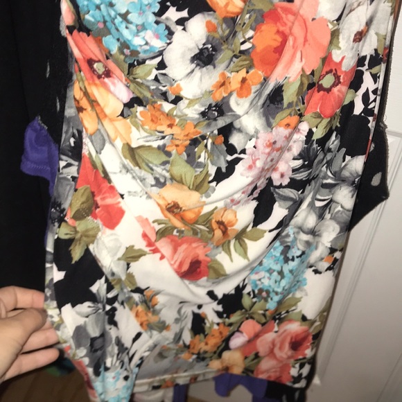 Floral asymmetrical ruched dress - Picture 3 of 6